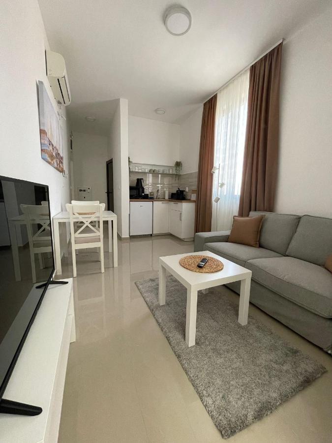 Morpheus Apartmani Sremska Mitrovica Bagian luar foto