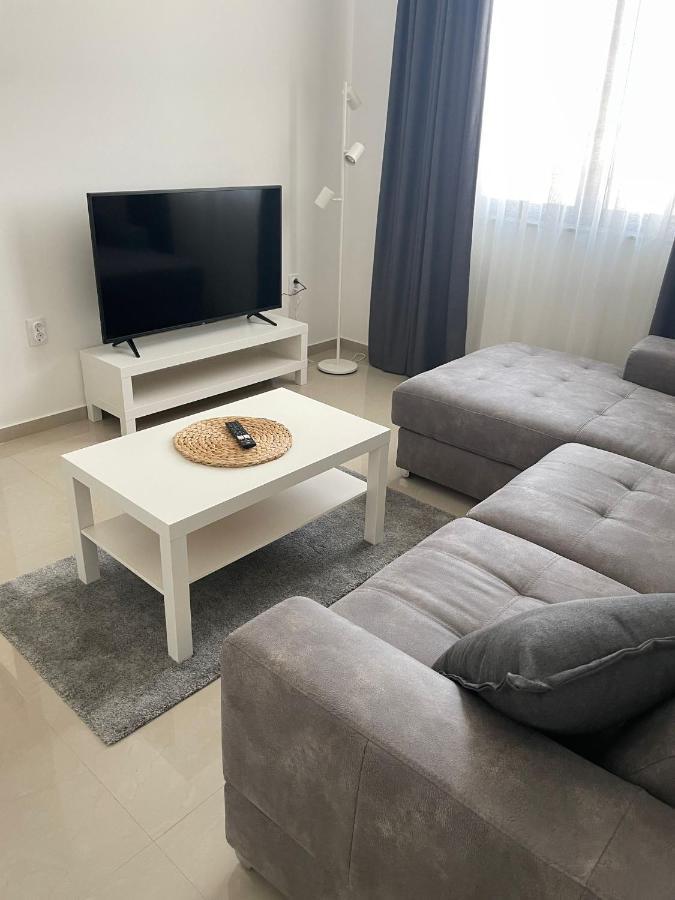 Morpheus Apartmani Sremska Mitrovica Bagian luar foto
