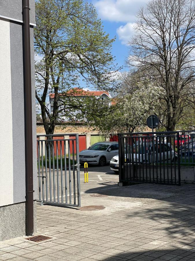 Morpheus Apartmani Sremska Mitrovica Bagian luar foto