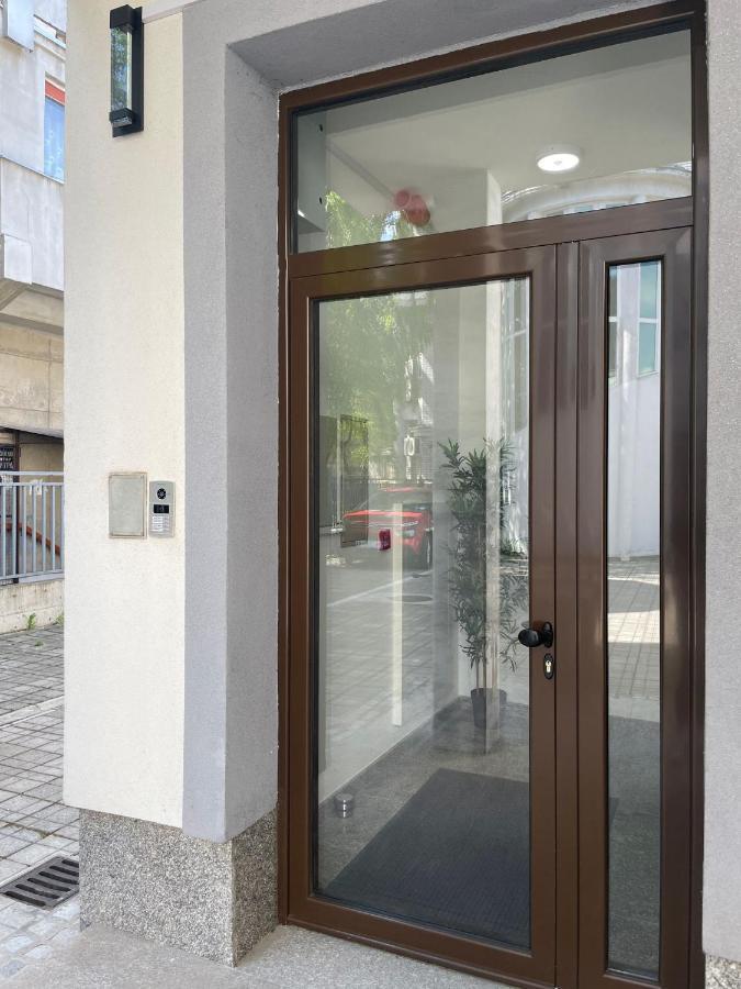 Morpheus Apartmani Sremska Mitrovica Bagian luar foto