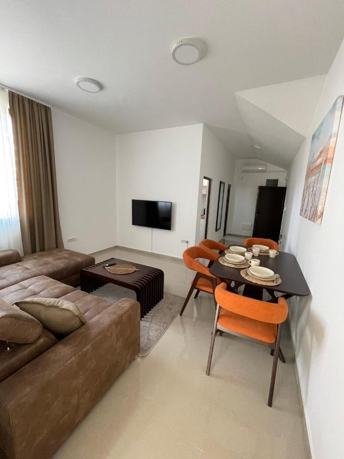 Morpheus Apartmani Sremska Mitrovica Bagian luar foto