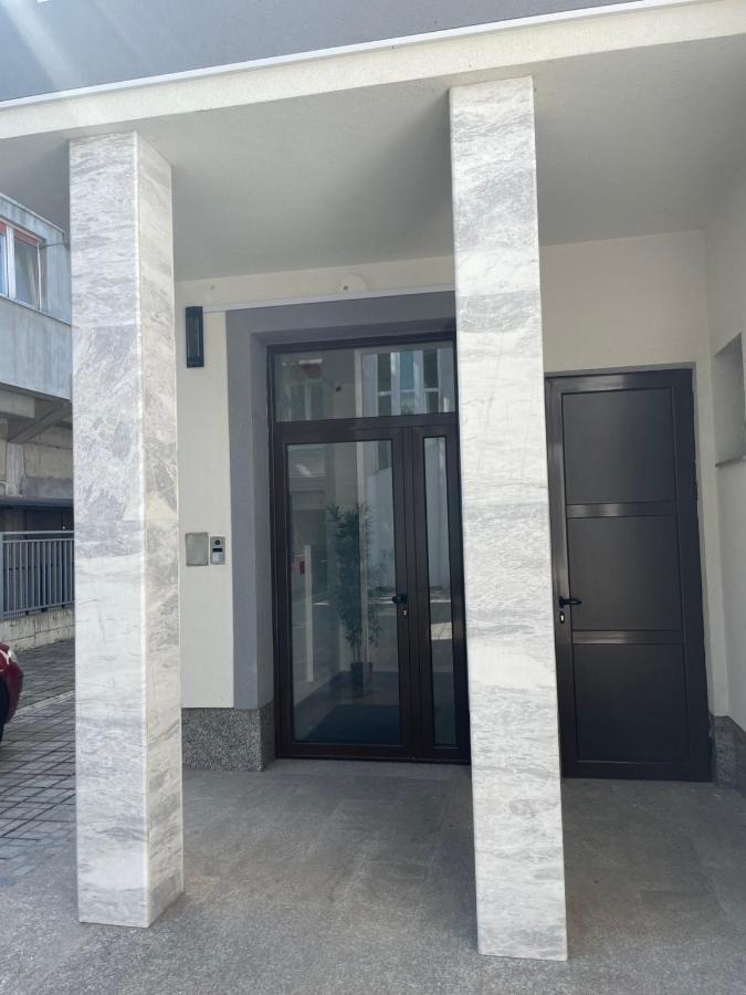 Morpheus Apartmani Sremska Mitrovica Bagian luar foto
