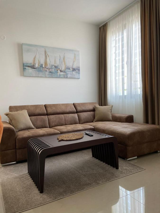 Morpheus Apartmani Sremska Mitrovica Bagian luar foto