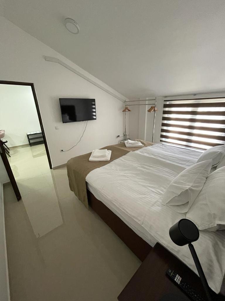 Morpheus Apartmani Sremska Mitrovica Bagian luar foto